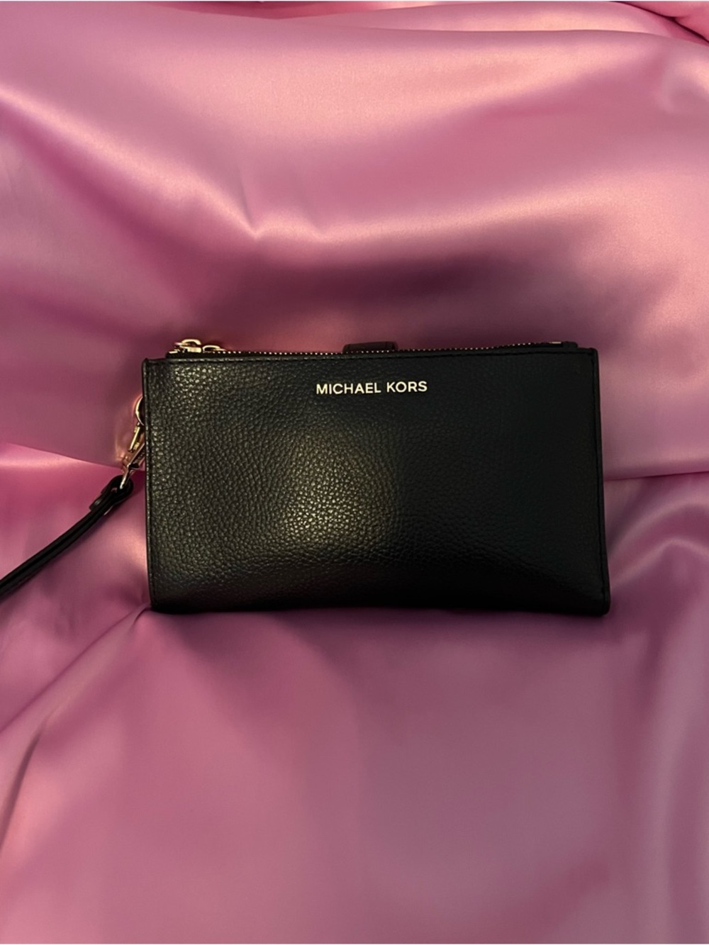 Michael Kors Wallet - Picture 2 of 11
